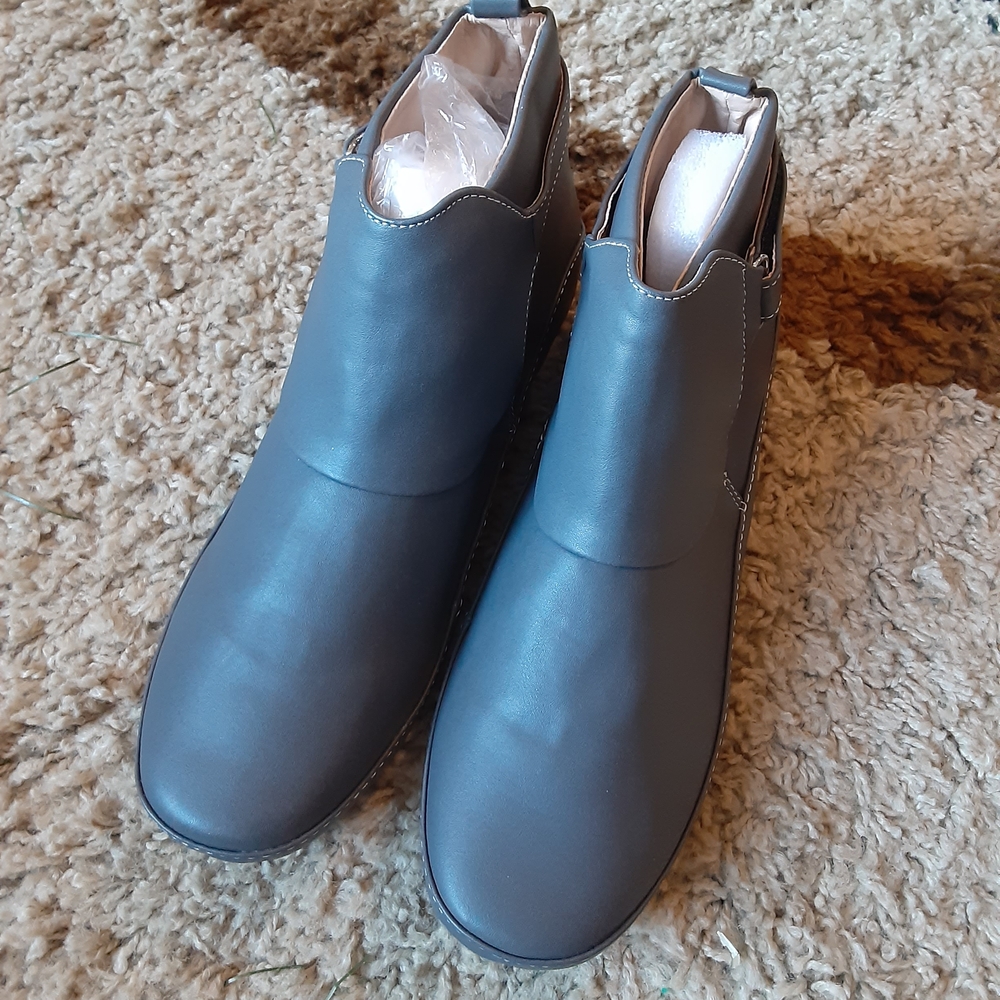 Elegant Gray Ankle Boots For Women Size 40 (9)